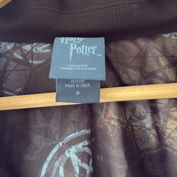 Torrid Harry Potter Trench - Picture 2 of 8